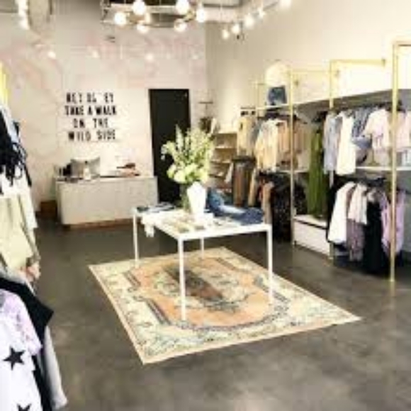 Meet your Posher, Heather - Picture 1 of 1